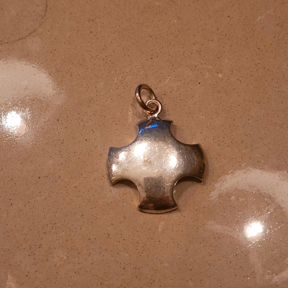 Vintage signed DEVLIN SS cross pendant